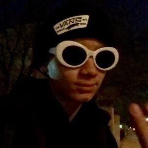 Meet your Posher, Devin